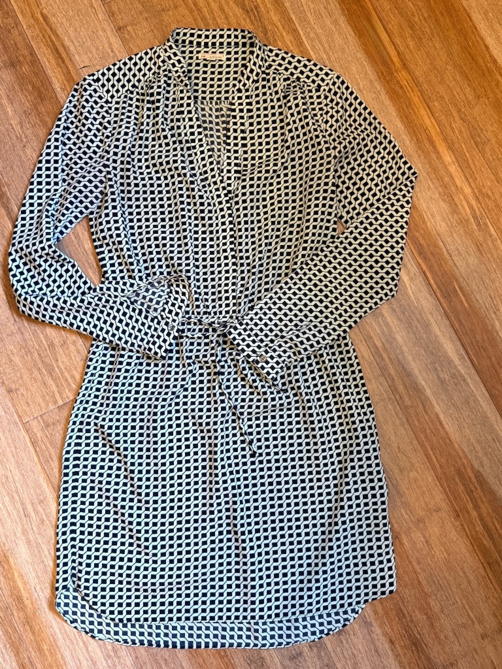 Gap lightweight long sleeve dress- light green and black
